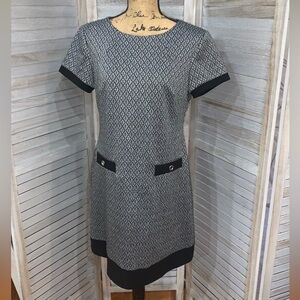 EUC Tommy Hilfiger Shift Dress with Pockets